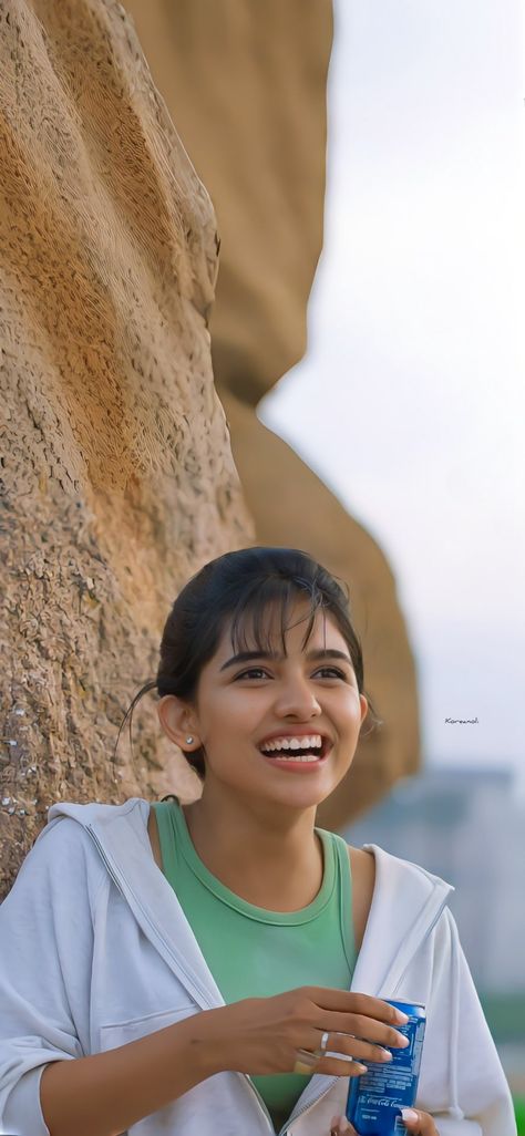 Mamitha Baiju as Reenu Wallpaper Mamitha Baiju New Look 4k, Mamitha Baiju Haircut, Mamitha Baiju Wallpaper Hd, Mamitha Baiju New Look, Best Friend Pictures Tumblr, Iqra Aziz, Indian Actors, Movie Pic, Nature Hd