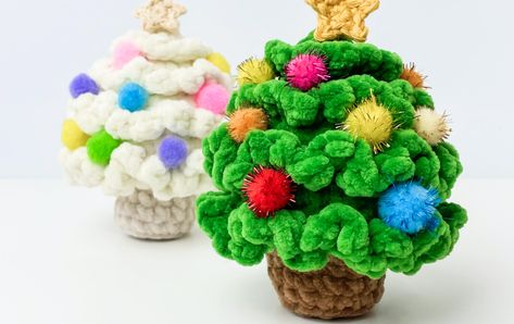 Crochet Christmas Tree - Free Crochet Pattern Crochet Christmas Tree Plush, Crochet Christmas Trees Free, Little Christmas Trees, Crochet Christmas Trees, Tree Free, Yarn Tail, Worsted Weight Yarn, Yarn Needle, Christmas Crochet