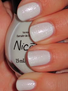 shimmery white- omg I want this! Do It Yourself Nails, Packing Wardrobe, Milky Nails, Nail Candy, Nail Envy, Nails Polish, Milky White, Fancy Nails, Manicure E Pedicure