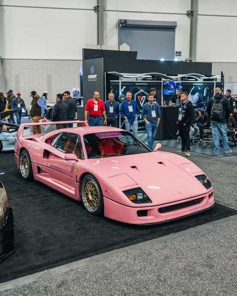 Hot Pink Cars, Pink Ferrari, Ferrari Vintage, Pink Cars, Car Deco, Pimped Out Cars, Nissan 240sx, Car Pics, Ferrari F40