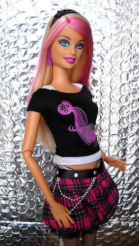 Celebrity Barbie, Doll Scenes, Barbie Fashionista Dolls, Im A Barbie Girl, Pin Doll, Male Doll, Barbie Fashionista, Crazy Girls, Barbie Collector