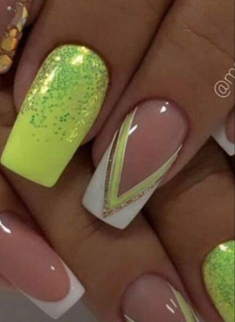 Tennis Nails Designs, Tennis Nails, August Nails, Nail Tip Designs, Art Deco Nails, Stylish Nails Designs, Yellow Nails, Green Nails, Pastel Rainbow