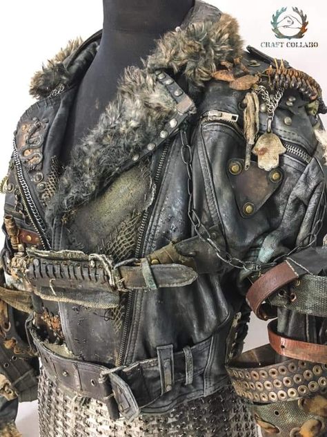 Post Apocalyptic Armor Diy, Diy Dystopian Clothes, Ecopunk Fashion, Apocalyptic Aesthetic Outfits, Zombie Apocalypse Clothes, Apocalypse Jacket, Apocalypse Clothes, Wasteland Fashion, Punk Cowboy