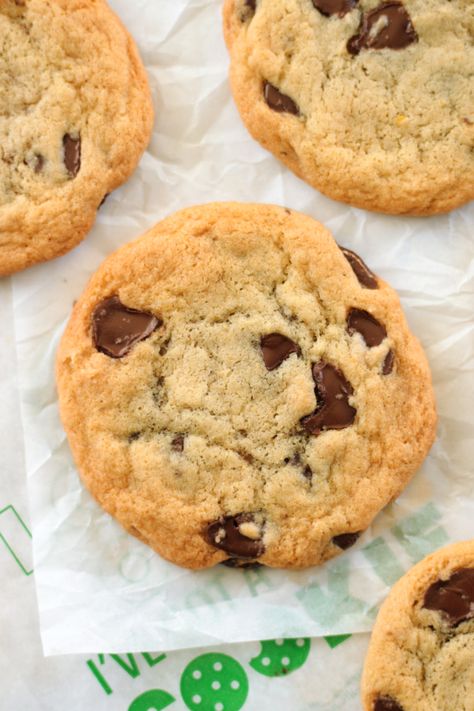 Copycat Subway Chocolate Chip Cookies Copycat Subway Chocolate Chip Cookies, Chocolate Chip Cookies Subway, Subway Cookie Recipe, Copycat Subway Cookies, Copycat Sandwich, Subway Cookie Recipes, Subway Cookie, Subway Chocolate Chip Cookies, Subway Cookies