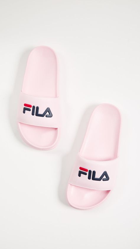 Fila Slippers, Fila Sandals, Cinderella Slippers, Girls Shoes Teenage, Shoes For School, Black Nike Shoes, Adidas Shoes Women, Fashion Slippers, Hype Shoes