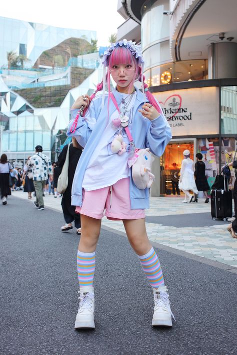 Street Style in Tokyo: ¡°Harajuku Is Like a Fashion Gallery With a Free Entrance¡± Harajuku Outfit, Harajuku Dress, Street Style Magazine, Harajuku Street Style, Estilo Harajuku, Harajuku Fashion Street, New Street Style, Tokyo Street Style, Harajuku Outfits