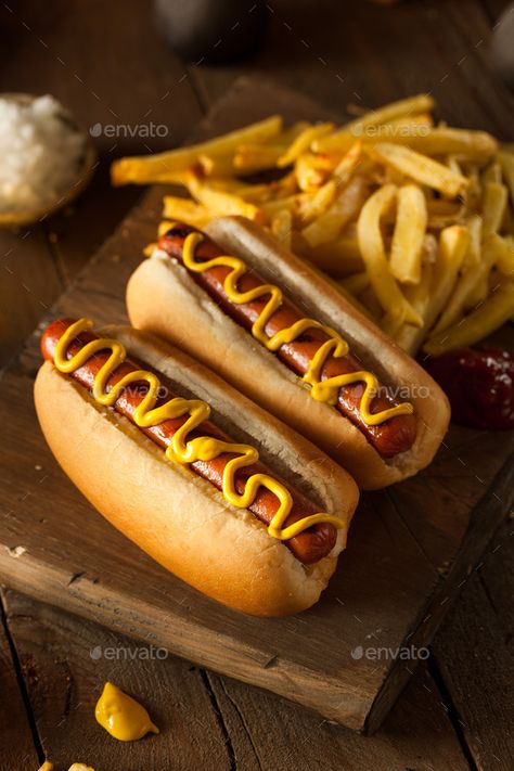 Barbecue Grilled Hot Dog by bhofack2. Barbecue Grilled Hot Dog with Yellow Mustard #Affiliate #Hot, #Grilled, #Barbecue, #Dog Healthy Hot Dog, Grilling Hot Dogs, Burger Dogs, Beef Hot Dogs, Bbq Beef, Hot Dog Recipes, Summer Cookouts, Bread Bun, Hot Meals