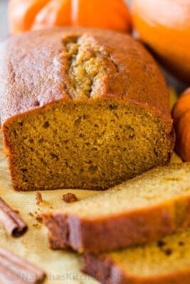 Pumpkin Bread Recipe - NatashasKitchen.com Bread Breakfast Ideas, Pumpkin Cupcakes Easy, Recipe For Pumpkin Bread, Pumpkin Breads, Kristi Lee, Natasha Kitchen, Natashas Kitchen, Loaf Breads, Bread Calories