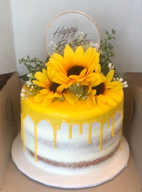 Sunflower Cakes Ideas, Sunflower Cake Ideas Birthday, Sunflower Wedding Cake Ideas, Sunflower Cake Ideas, Sunflower Cake Birthday, Sunflower Baby Shower Cake, Sunflower Theme Cake, Sunflower Cake Design, Yellow Flower Cake