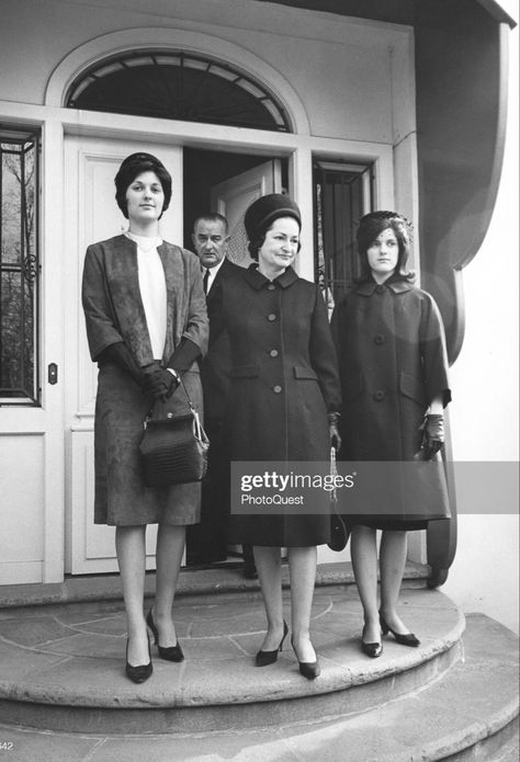 Lady Bird Johnson with her daugters Lynda Bird Johnson and Luci Baines Johnson, 1963 Lady Bird Johnson, Lady Bird, Editorial News, Perfect Woman, Getty Images, Gloves, Stock Photos, Celebrities, Fictional Characters