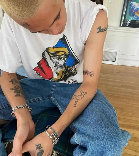 Dominic Fike, Boy Tattoos, Creative Tattoos, Mini Tattoos, Tattoo Styles, Swag Outfits, Beautiful Butterflies, Tattoos And Piercings, Festival Outfits