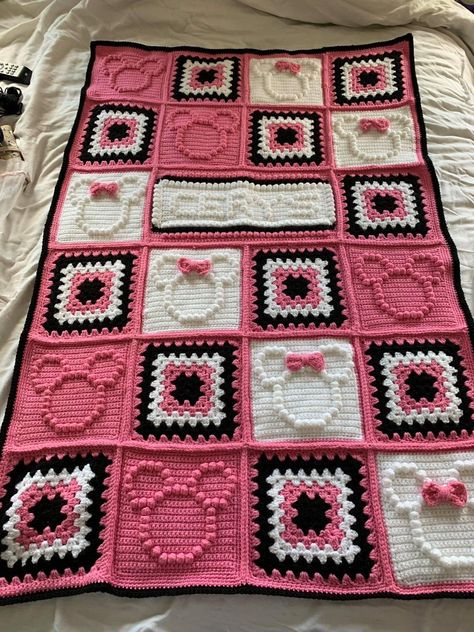 Disney Crochet Patterns Free Blanket, Disney Granny Square Blanket, Minnie Mouse Blanket Crochet Pattern, Disney Crochet Blanket Patterns Free, Minnie Mouse Granny Square Pattern, Disney Crochet Patterns Blanket, Mickey Crochet Blanket, Disney Crochet Squares, Crochet Mickey Mouse Blanket