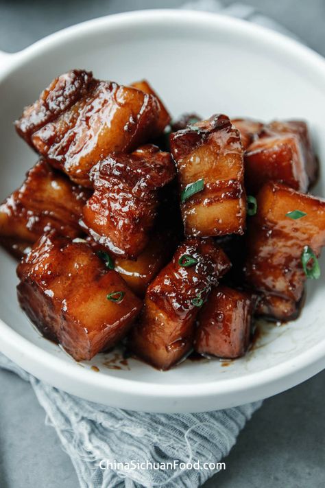 Chinese Pork Belly Recipe, Pork Belly Recipes Easy, Hong Shao Rou, Red Braised Pork, Asian Pork Belly, Korean Pork Belly, Asian Pork Recipes, Sichuan Food, Asian Pork