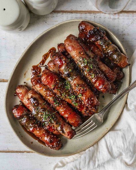 Irresistibly Sticky Pigs in Blankets: A Christmas Party Treat | Culinary Cartel Pigs In Blankets, Christmas Meals, Xmas Dinner, Christmas Dinner Party, Christmas Lunch, Christmas Food Dinner, Xmas Food, Christmas Brunch, Christmas Menu