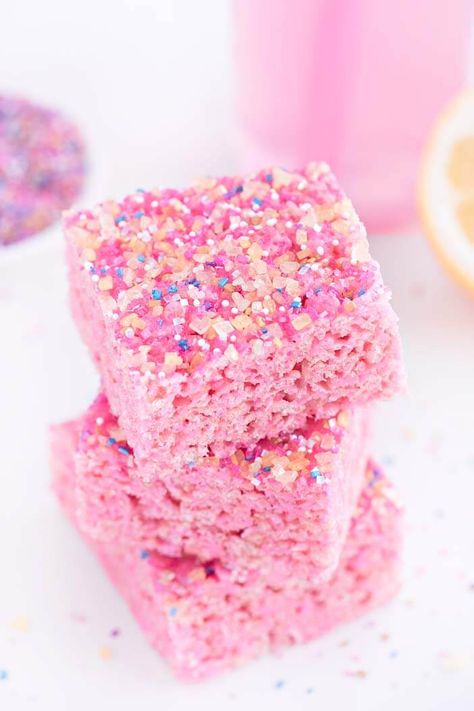 Pink Party Foods, Pink Lemonade Cake, Lila Party, Pink Lemonade Party, Pink Desserts, Lemonade Party, Krispy Treats, Pink Food Coloring, Pink Gin