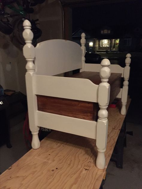 Refurbished Bedroom Furniture, Bed Frame Bench, Repurposed Headboard, Old Bed Frames, Headboard Benches, Making A Bench, Headboard Bench, Diy Furniture Renovation, Furniture Rehab