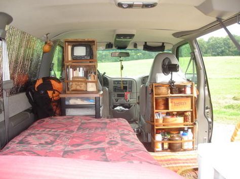 Crush Instagram, Kangoo Camper, Minivan Camper Conversion, Suv Camper, Van Dwelling, Minivan Camping, Astro Van, Suv Camping, Kombi Home