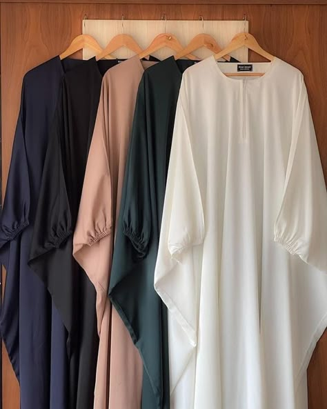 A Line Skirt Outfits, Muslimah Fashion Casual, Modest Dresses Fashion, Butterfly Style, Mode Abaya, Modest Dresses Casual, Muslim Fashion Hijab, Modesty Fashion, Muslim Fashion Outfits