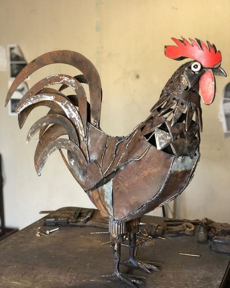 Thierry Gall Metal Chicken, Industrial Design Furniture, Driftwood Sculpture, Welding Art Projects, Metal Sculptures, Metal Art Welded, Recycled Art, Scrap Metal Art, Photoshop Photography