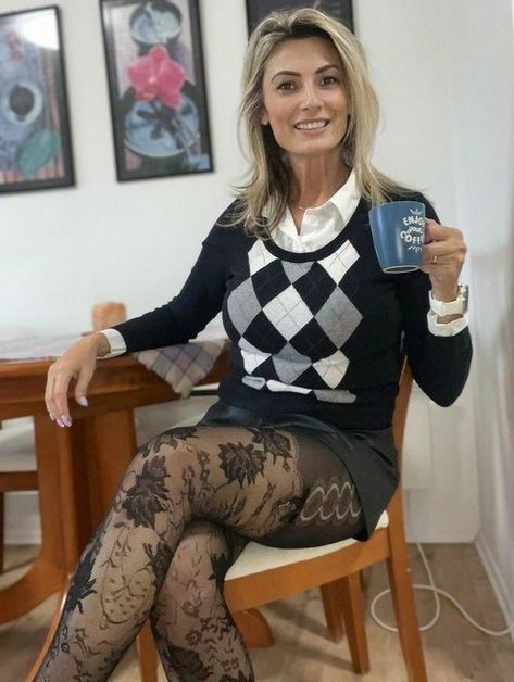 Beautiful Aged Women, Afternoon Coffee, Pantyhose Fashion, Leather Pants Women, January 4, Hottie Women, Fashion Tights, Fitness Models Female, Hello My Name Is