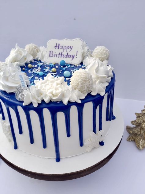 Blue And White Drip Cake For Men, Simple Guy Cake Ideas, Small Blue Birthday Cake, White Blue Cake Birthday, Simple Birthday Cake Designs For Husband, White Cake With Blue Drip, Birthday Cake Decorations Men, Men Cake Decorating Ideas, White And Blue Cake Design Birthday