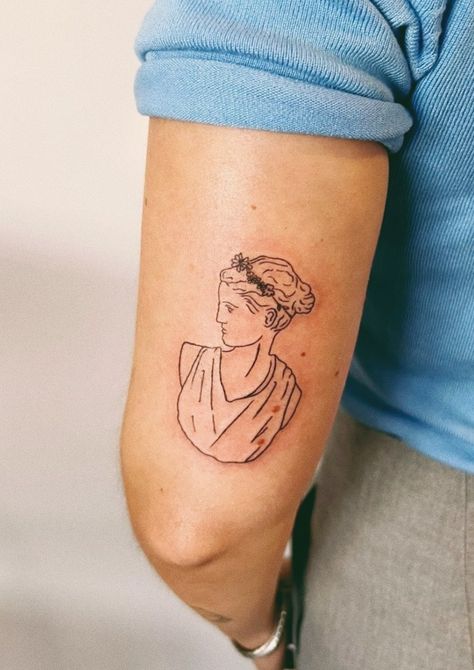 Fine line, Greek classical bust minimal tattoo Greek Goddess Tattoo Simple, Greek Bust Tattoo, Greek Statue Tattoo, Audrey Core, Greek Goddess Tattoo, Greek Bust, Tattoo Line, Tattoo Minimal, Statue Tattoo