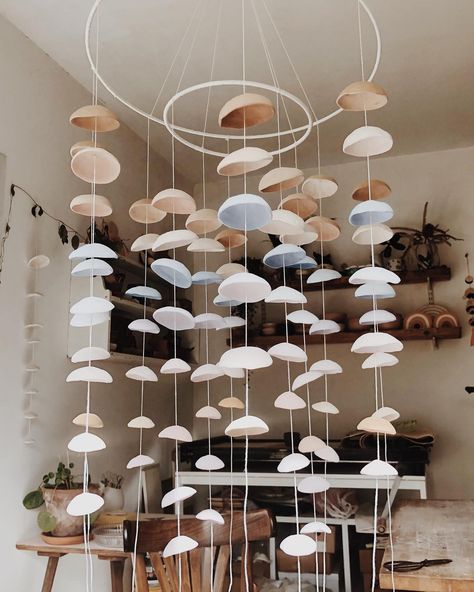 Air Dry Clay Chandelier, Clay Windchimes, Clay Chandelier, Clay Mobile, Twine Projects, Floating Jellyfish, Cement Clay, Ceramic Shell, Beach Craft