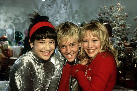 That time she danced in an Aaron Carter music video. | The 22 Most Memorable Things That Happened To Lizzie McGuire Christmas Episodes, Aaron Carter, Nick Carter, Lizzie Mcguire, Old Disney, Lindsay Lohan, Hilary Duff, Backstreet Boys, Reasons To Smile