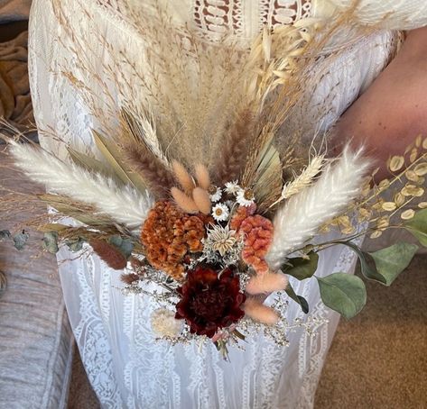 Bridal Bouquet Dried Flowers, Terracotta Bouquet, Bouquet Dried Flowers, Dried Flower Bouquets, Orange Terracotta, Dried Flowers Wedding, Rustic Orange, Wedding Themes Fall, Bridesmaid Bouquets