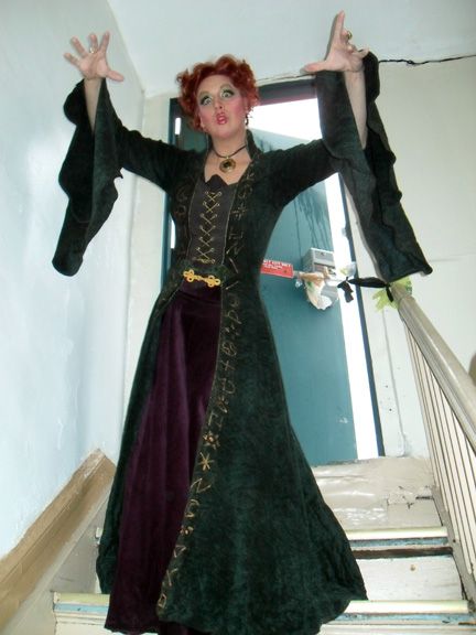 Sanderson Sisters Costumes Diy, Winifred Sanderson Costume, Sanderson Sisters Costumes, Hocus Pocus Halloween Costumes, Hocus Pocus Costume, Family Themed Halloween Costumes, Winifred Sanderson, Halloween Hocus Pocus, You're Mine