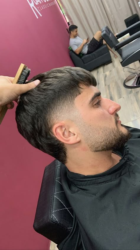 Mullet Fade Haircut, Corte Mullet, Men Short Hair Fade, Hair Types Men, Crew Cut Haircut, Men Fade Haircut Short, Fade Haircut Curly Hair, Taper Fade Curly Hair, Mullet Fade