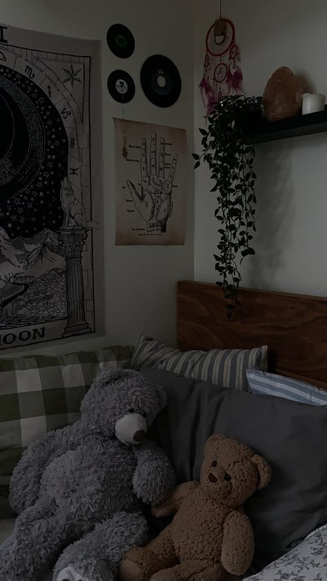 Josie Core, Cozy Pictures, Aesthetic Bedrooms, Bed Inspo, Room Vibes, Chill Room, Cosy Room, Bedroom Bliss, Bedroom Light