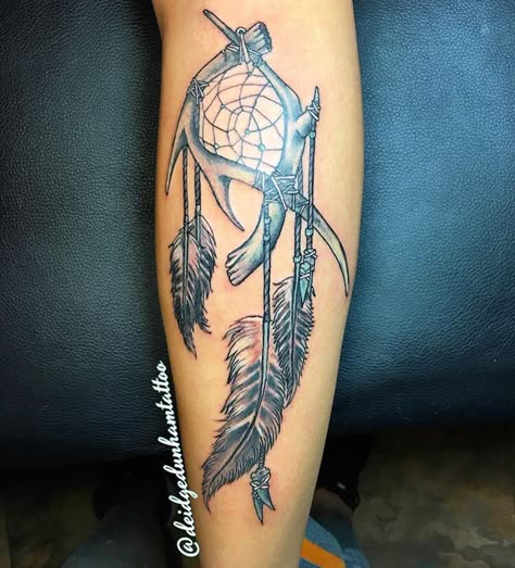 Arrow And Dream Catcher Tattoo, Deer Dream Catcher Tattoo, Mens Dreamcatcher Tattoo, Deer Antler Dream Catcher Tattoo, Wolf Tattoo With Dream Catcher, Tattoo Ideas Female Sleeve Country, Antler Dream Catcher Tattoo, Horseshoe Dreamcatcher Tattoo, Tattoo Ideas Country Style