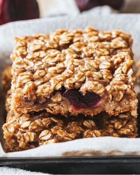 Recipes Addict | Homemade Oatmeal Fig Bars 🍂🍪 | Facebook Fresh Fig Bars Recipe, Fig Breakfast Bars, Oatmeal Fig Bars, Healthy Fig Bars, Fig Oatmeal, Fig Bars, Homemade Oatmeal, Best Sweets, Fig