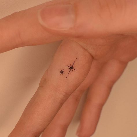 Inside Finger Tattoos, Inner Finger Tattoo, Shooting Star Tattoo, Small Star Tattoos, Tiny Finger Tattoos, Small Finger Tattoos, Finger Tattoo For Women, Hand And Finger Tattoos, Star Tattoo Designs