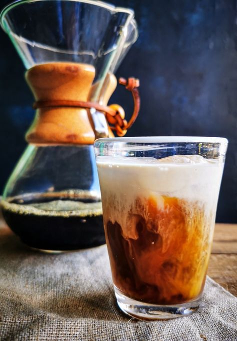 Making Cold-Brew Coffee Concentrate in a French Press (Cafetiere) - food to glow Japanese Iced Coffee, Iced Latte Recipe, Coffee In A Cone, Japanese Coffee, Cold Brew Coffee Concentrate, Expensive Coffee, Making Cold Brew Coffee, How To Make Ice Coffee, Coffee Concentrate