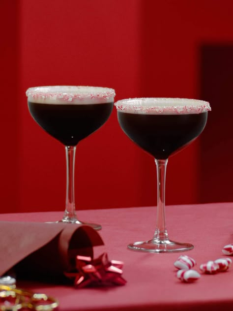 Candy Cane Espresso Martini, Espresso Martini Peppermint, Peppermint Espresso Martini Recipe, Peppermint Espresso Martini, Goth Table, Peppermint Cocktail, Peppermint Vodka, Peppermint Coffee, Peppermint Martini