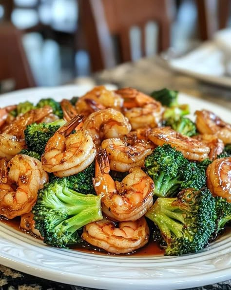 Shrimp and Broccoli Stir-Fry | Quick Things To Cook, Lent Meal Ideas, Fry Shrimp Recipes, Crock Pot Meatloaf, Shrimp Stirfry, Stir Fry Shrimp, Shrimp Broccoli Stir Fry, Use Leftover Chicken, Shrimp Dinners