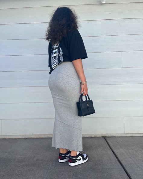 #jordans #ootd Hide Mid Section Outfits, Jordans Skirt Outfit, Modest Yet Stylish Outfits, Dress And Crewneck Outfit, Stylish Modest Outfits Plus Size, Skirt And Sneakers Outfit Casual, Dressy Outfits Classy, Skirts And Sneakers Outfit, Skirt Outfits With Sneakers