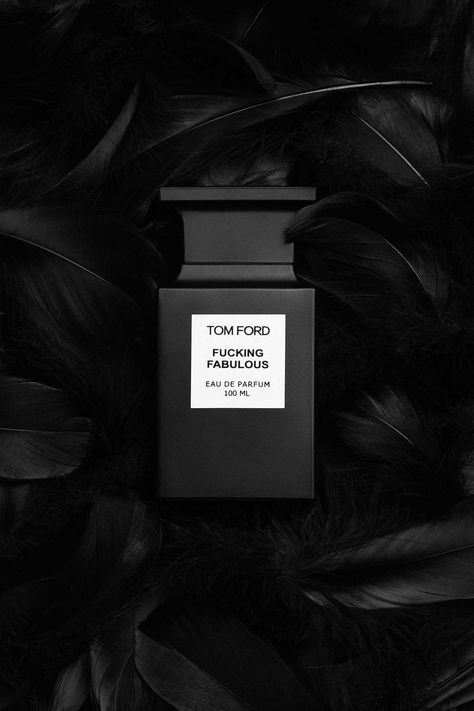 Black Friday Inspiration, Tom Ford Fragrance, Perfume Aesthetic, Tom Ford Perfume, Fragrance Photography, Black Perfume, Perfume Bottle Design, Perfume Photography, Perfume Ad