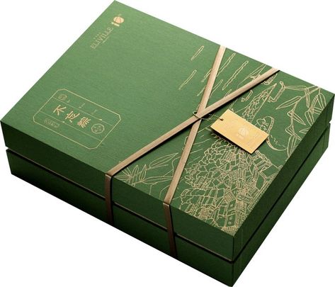 Custom Mailer Boxes, Tea Packaging Design, Luxury Packaging Design, Branding Design Packaging, Green Box, Box Packaging Design, Wine Packaging, Premium Packaging, Chocolate Packaging