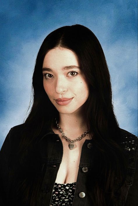 mikey madison as amber freeman in scream (2022) yearbook picture Scream Yearbook Photos, Scream 5 Cast, Amber Freeman, Scream Characters, Scream 5, Mikey Madison, Scream 1, Scream Cast, Scream 3