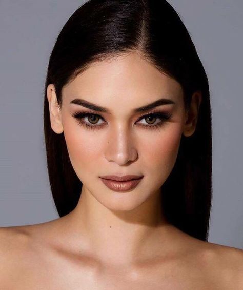 Pia wurtzbach makeup Filipina Makeup, Pia Wurtzbach, Pageant Makeup, Wedding Hairstyles And Makeup, Beauty Shoot, Wedding Hair And Makeup, Glam Makeup, Makeup Artists, Hair And Makeup