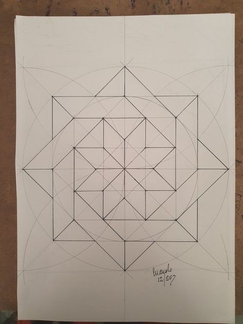 Sacred Geometry Art Mandalas, Geometric Patterns Drawing, Easy Mandala Drawing, Rangoli Patterns, Quilt Modernen, Mandala Art Therapy, Geometric Pattern Art, Geometric Design Art, Sacred Geometry Art