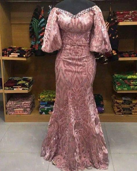 Unique Lace Styles, Unique Asoebi Lace Styles, Simple Owambe Lace Styles, Simple Asoebi Styles Lace, Simple Lace Styles, Simple Lace Gown, Model Dress Brokat Modern, Reception Dress Lace, Asoebi Dress