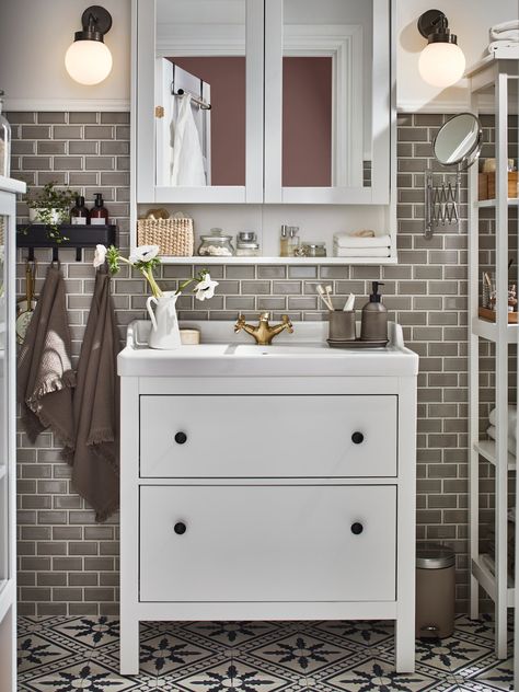 Give your vintage apartment a modern bathroom - IKEA Hemnes Bathroom, Traditional Style Bathroom, White Bathroom Furniture, Cabinets With Glass Doors, Vintage Apartment, Used Cabinets, Old Apartments, Wash Stand, Ikea Hemnes