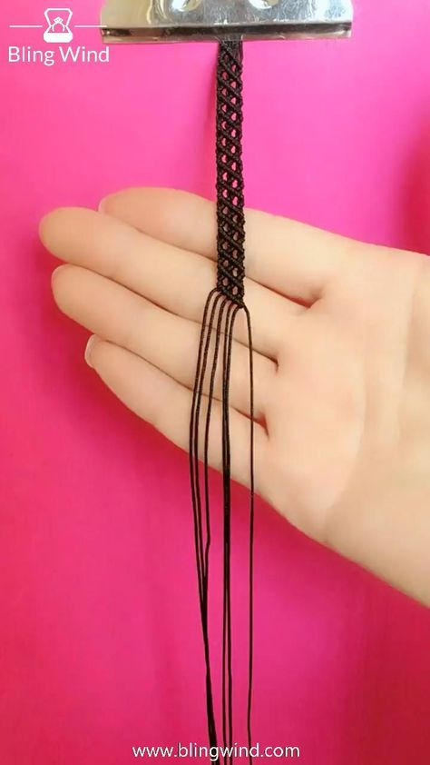 Headband Ponytail, Diy Braided Bracelet, Diy Bracelets Tutorials, Friendship Bracelets Tutorial, Friendship Bracelets Designs, Diy Braids, Bracelets Handmade Diy, Lace Bracelet, Bracelet Craft Diy