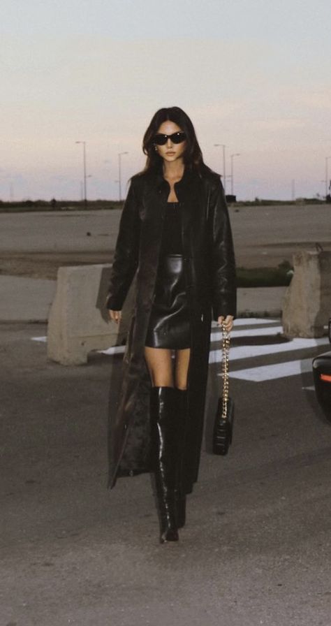 Nour Hammour Chic Outfit Ideas Classy, Pointy Knee High Boots Outfit, Knee High Pointed Toe Boots Outfit, Woman Sneakers Outfit, Louvre Outfit Ideas, Dark Feminine Winter Outfits, Rich Winter Outfits, Trench Coat Outfit Classy, Dark Hair Outfits