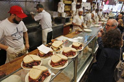 Katz Deli, Katz's Delicatessen, Old New York, New York City Photos, When Harry Met Sally, Sandwich Shops, City Restaurants, Recipe Boards, Cooking Area