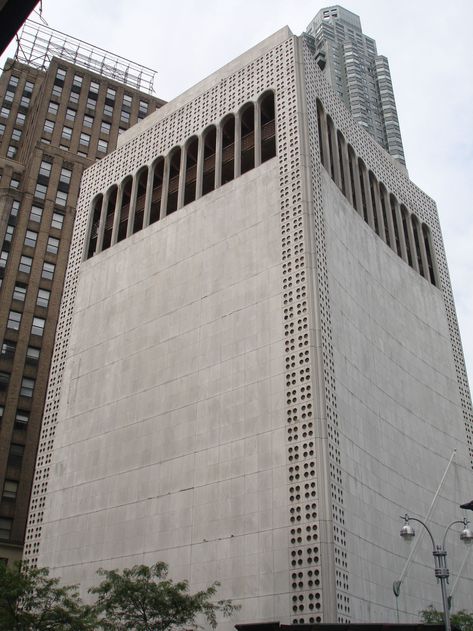 Circle Building, Edward Durell Stone, Hoover Building, Construction Fails, Backyard Buildings, Columbus Circle, Gallery Of Modern Art, Famous Architects, Brutalist Architecture